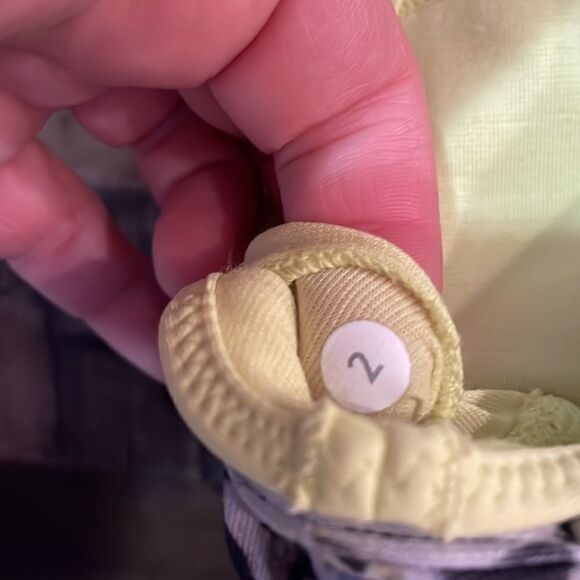 Lululemon Inspiration Tank II Crosscourt Petal Black Clarity Yellow - Picture 5 of 8